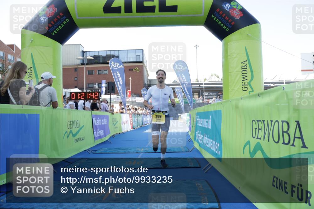 09.08.2026 - GEWOBA Citytriathlon Bremen Yannick Fuchs http://msf.ph/oto/9933235 09.08.2026 11:21:46 Ziel 359 meine-sportfotos.de