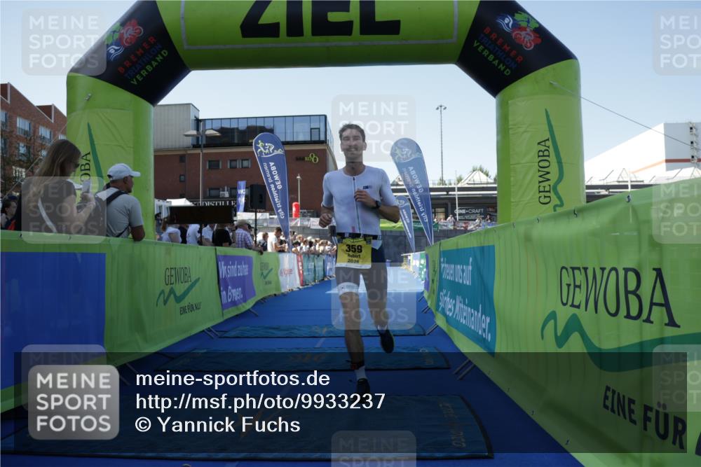 09.08.2026 - GEWOBA Citytriathlon Bremen Yannick Fuchs http://msf.ph/oto/9933237 09.08.2026 11:21:47 Ziel 359 meine-sportfotos.de