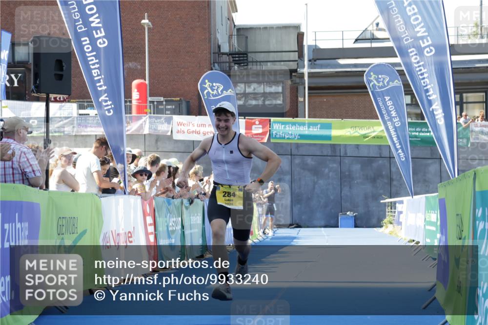 09.08.2026 - GEWOBA Citytriathlon Bremen Yannick Fuchs http://msf.ph/oto/9933240 09.08.2026 11:21:56 Ziel 284 meine-sportfotos.de