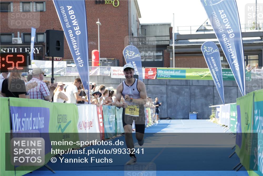 09.08.2026 - GEWOBA Citytriathlon Bremen Yannick Fuchs http://msf.ph/oto/9933241 09.08.2026 11:21:56 Ziel 284 meine-sportfotos.de