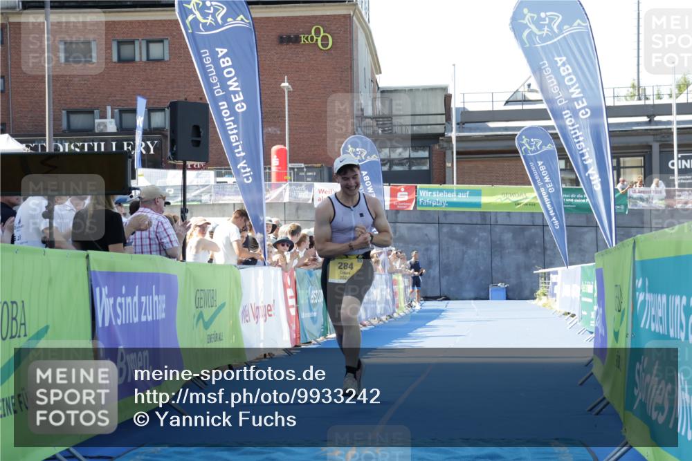 09.08.2026 - GEWOBA Citytriathlon Bremen Yannick Fuchs http://msf.ph/oto/9933242 09.08.2026 11:21:57 Ziel 284 meine-sportfotos.de