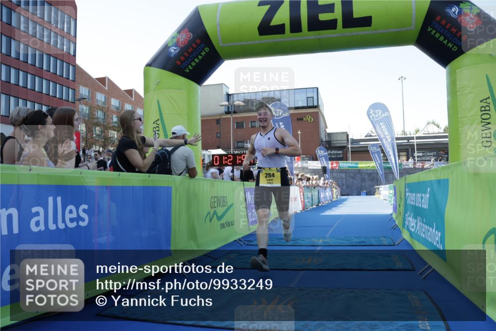 09.08.2026 - GEWOBA Citytriathlon Bremen Yannick Fuchs http://msf.ph/oto/9933249 09.08.2026 11:21:58 Ziel 284 meine-sportfotos.de