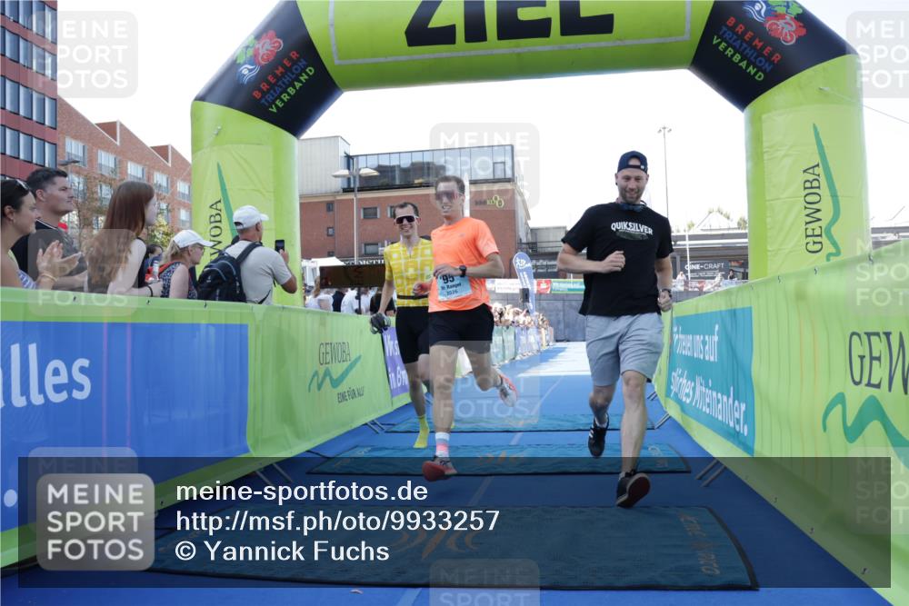 09.08.2026 - GEWOBA Citytriathlon Bremen Yannick Fuchs http://msf.ph/oto/9933257 09.08.2026 11:22:12 Ziel 95 meine-sportfotos.de