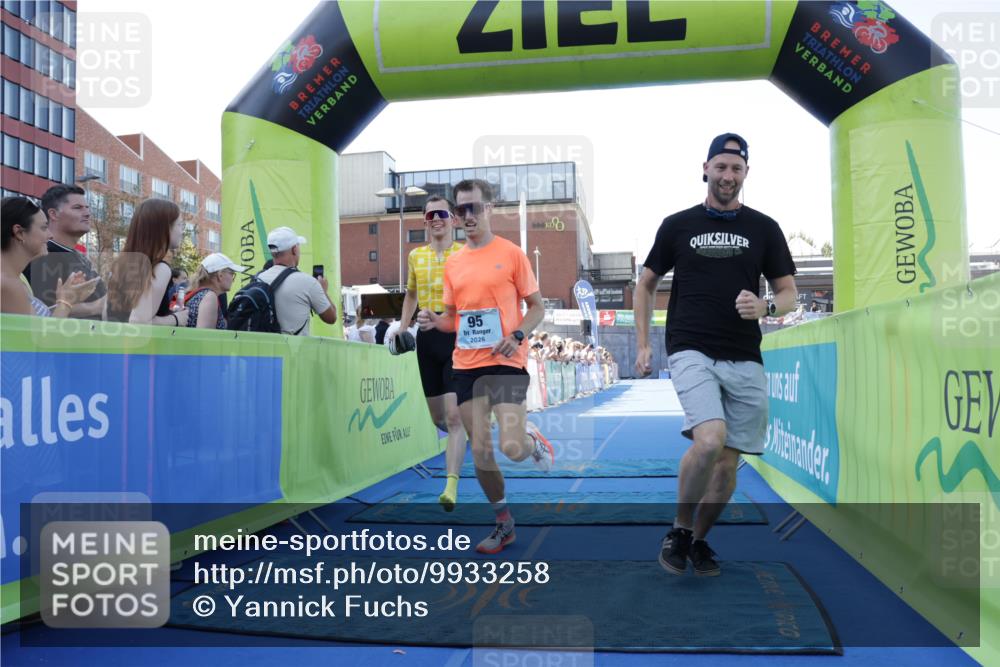 09.08.2026 - GEWOBA Citytriathlon Bremen Yannick Fuchs http://msf.ph/oto/9933258 09.08.2026 11:22:12 Ziel 95 meine-sportfotos.de