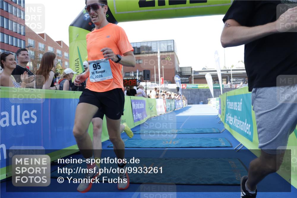 09.08.2026 - GEWOBA Citytriathlon Bremen Yannick Fuchs http://msf.ph/oto/9933261 09.08.2026 11:22:12 Ziel 95 meine-sportfotos.de