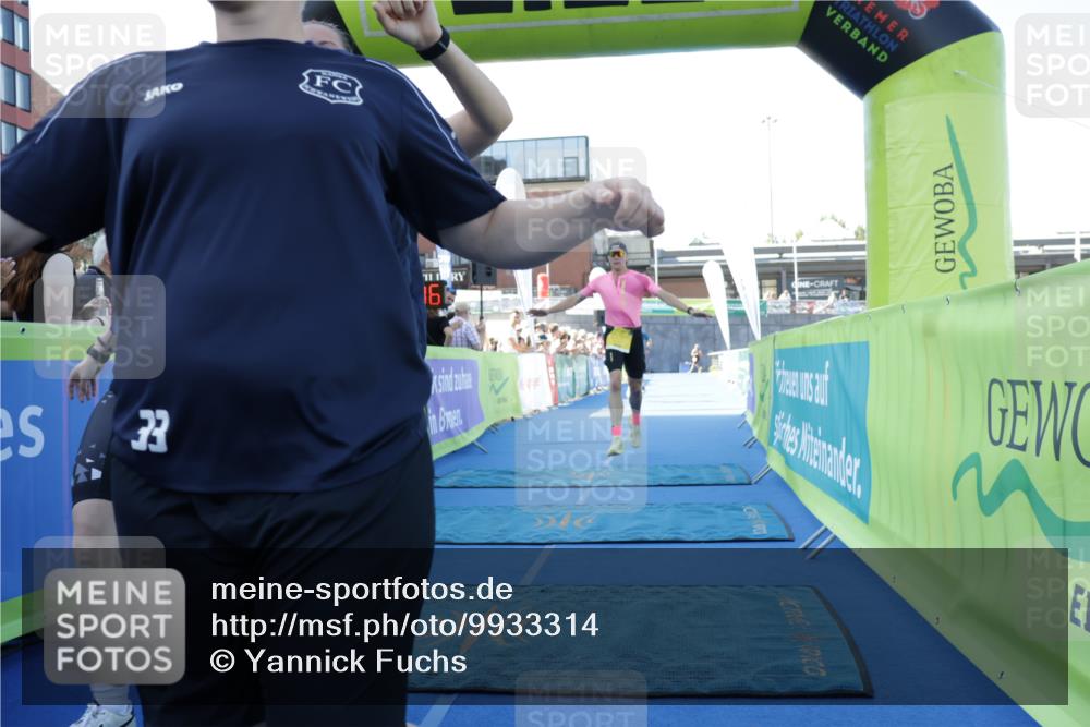 09.08.2026 - GEWOBA Citytriathlon Bremen Yannick Fuchs http://msf.ph/oto/9933314 09.08.2026 11:22:51 Ziel 81, 325, 328, 395, 493 meine-sportfotos.de