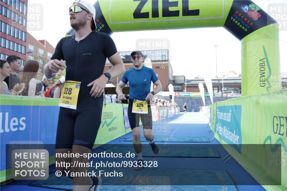 09.08.2026 - GEWOBA Citytriathlon Bremen Yannick Fuchs http://msf.ph/oto/9933328 09.08.2026 11:22:56 Ziel 325, 328 meine-sportfotos.de