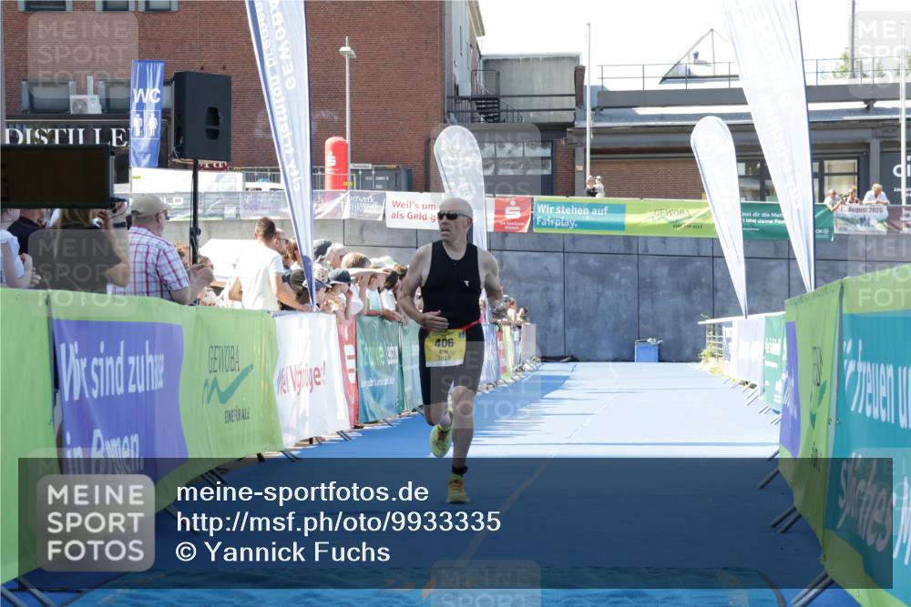09.08.2026 - GEWOBA Citytriathlon Bremen Yannick Fuchs http://msf.ph/oto/9933335 09.08.2026 11:23:01 Ziel 406 meine-sportfotos.de