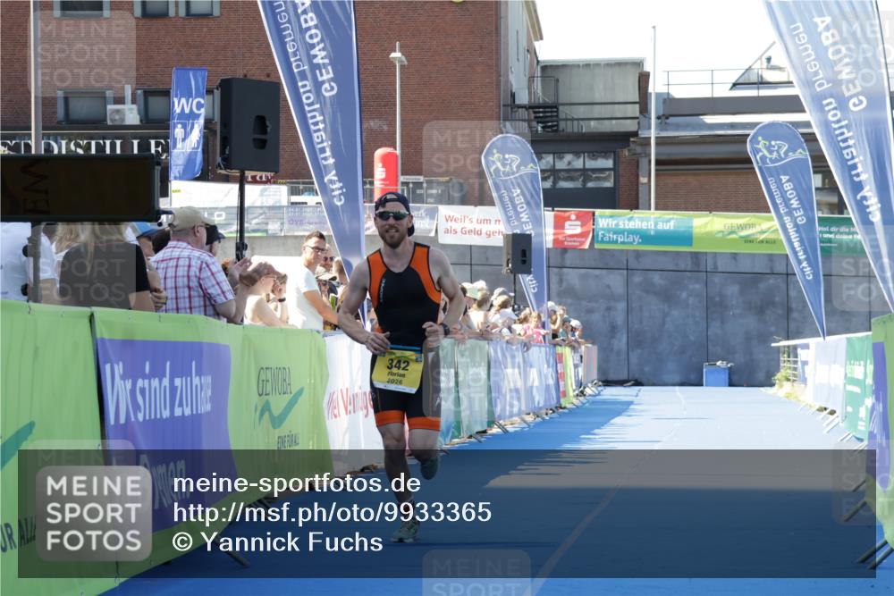 09.08.2026 - GEWOBA Citytriathlon Bremen Yannick Fuchs http://msf.ph/oto/9933365 09.08.2026 11:23:39 Ziel 342 meine-sportfotos.de
