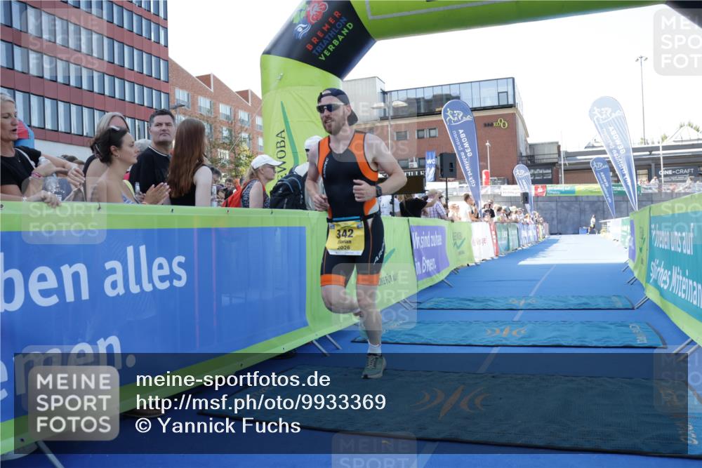 09.08.2026 - GEWOBA Citytriathlon Bremen Yannick Fuchs http://msf.ph/oto/9933369 09.08.2026 11:23:41 Ziel 342 meine-sportfotos.de