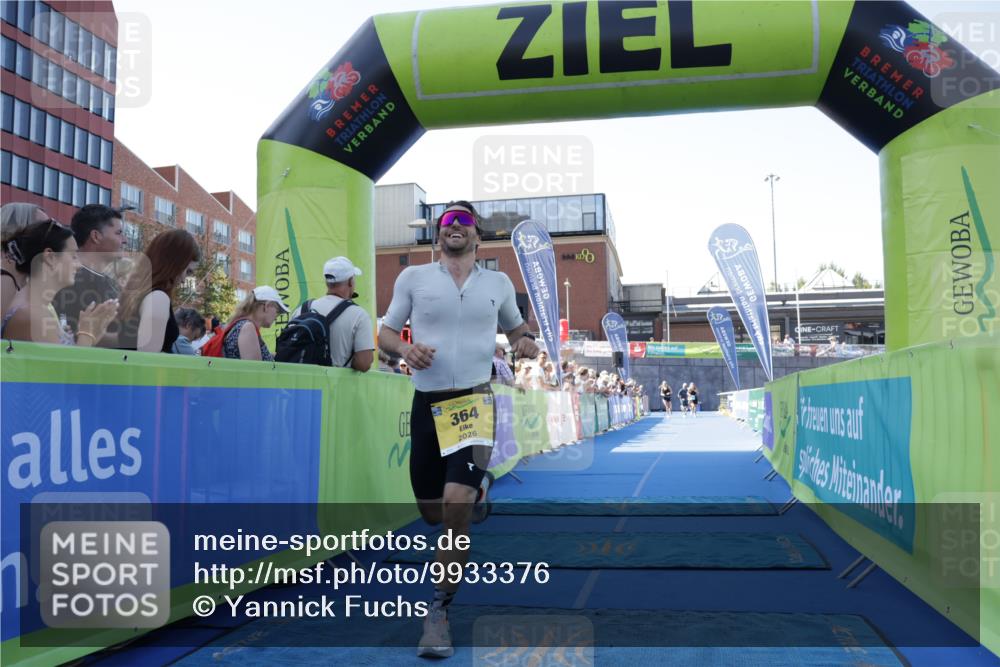 09.08.2026 - GEWOBA Citytriathlon Bremen Yannick Fuchs http://msf.ph/oto/9933376 09.08.2026 11:23:51 Ziel 364 meine-sportfotos.de