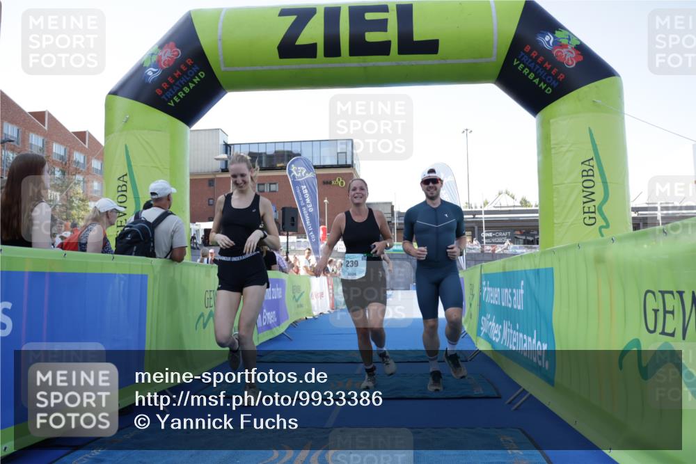 09.08.2026 - GEWOBA Citytriathlon Bremen Yannick Fuchs http://msf.ph/oto/9933386 09.08.2026 11:23:59 Ziel 239, 340 meine-sportfotos.de