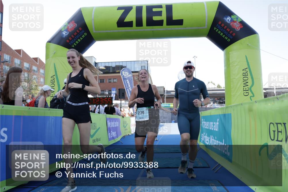 09.08.2026 - GEWOBA Citytriathlon Bremen Yannick Fuchs http://msf.ph/oto/9933388 09.08.2026 11:24:00 Ziel 239, 340 meine-sportfotos.de