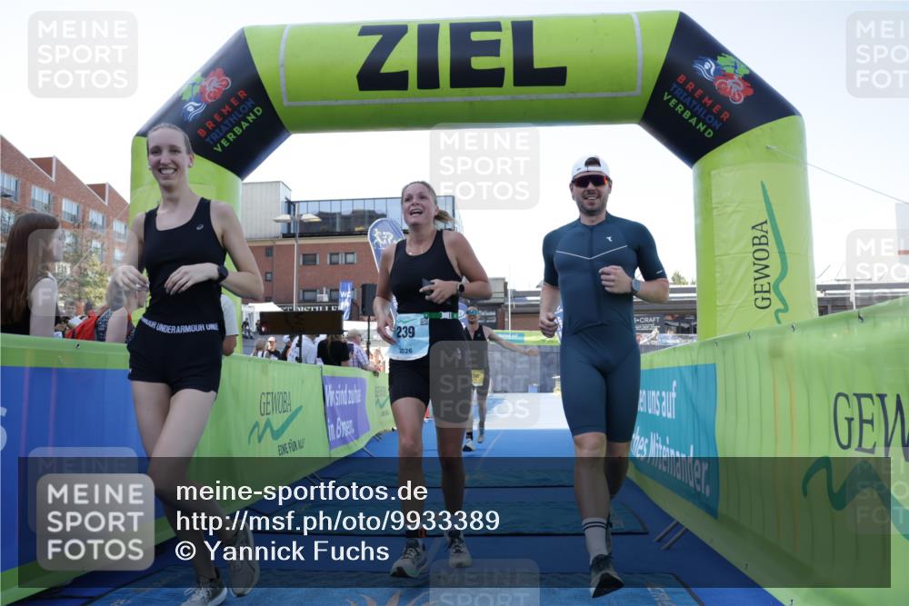 09.08.2026 - GEWOBA Citytriathlon Bremen Yannick Fuchs http://msf.ph/oto/9933389 09.08.2026 11:24:00 Ziel 239, 340 meine-sportfotos.de