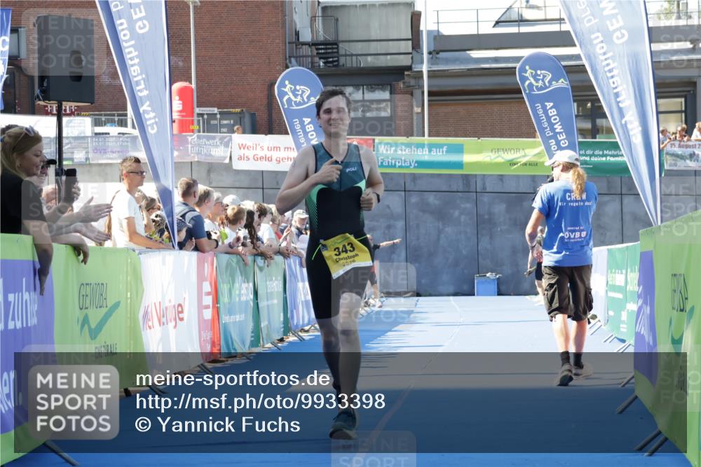 09.08.2026 - GEWOBA Citytriathlon Bremen Yannick Fuchs http://msf.ph/oto/9933398 09.08.2026 11:24:12 Ziel 343 meine-sportfotos.de