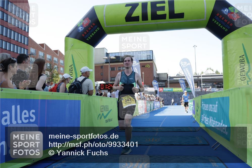 09.08.2026 - GEWOBA Citytriathlon Bremen Yannick Fuchs http://msf.ph/oto/9933401 09.08.2026 11:24:13 Ziel 343 meine-sportfotos.de