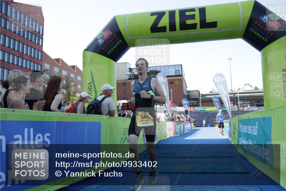 09.08.2026 - GEWOBA Citytriathlon Bremen Yannick Fuchs http://msf.ph/oto/9933402 09.08.2026 11:24:14 Ziel 343 meine-sportfotos.de