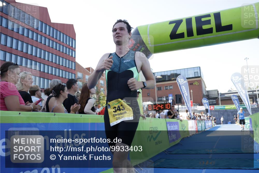 09.08.2026 - GEWOBA Citytriathlon Bremen Yannick Fuchs http://msf.ph/oto/9933403 09.08.2026 11:24:14 Ziel 343 meine-sportfotos.de