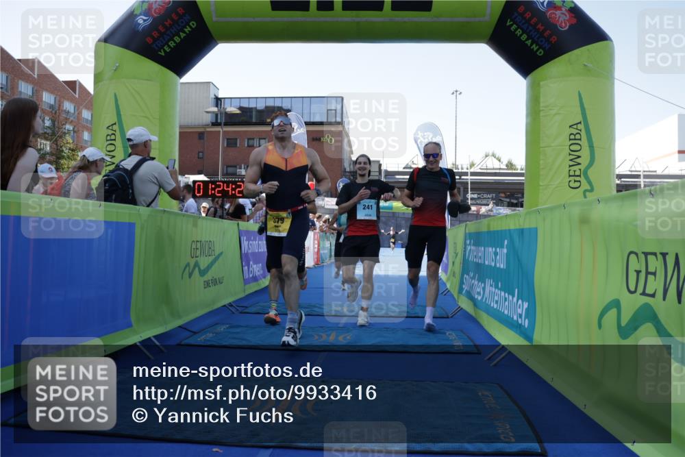 09.08.2026 - GEWOBA Citytriathlon Bremen Yannick Fuchs http://msf.ph/oto/9933416 09.08.2026 11:24:26 Ziel 241, 379, 413, 472 meine-sportfotos.de