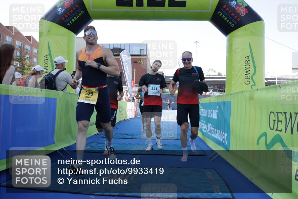 09.08.2026 - GEWOBA Citytriathlon Bremen Yannick Fuchs http://msf.ph/oto/9933419 09.08.2026 11:24:27 Ziel 241, 379, 413, 472 meine-sportfotos.de