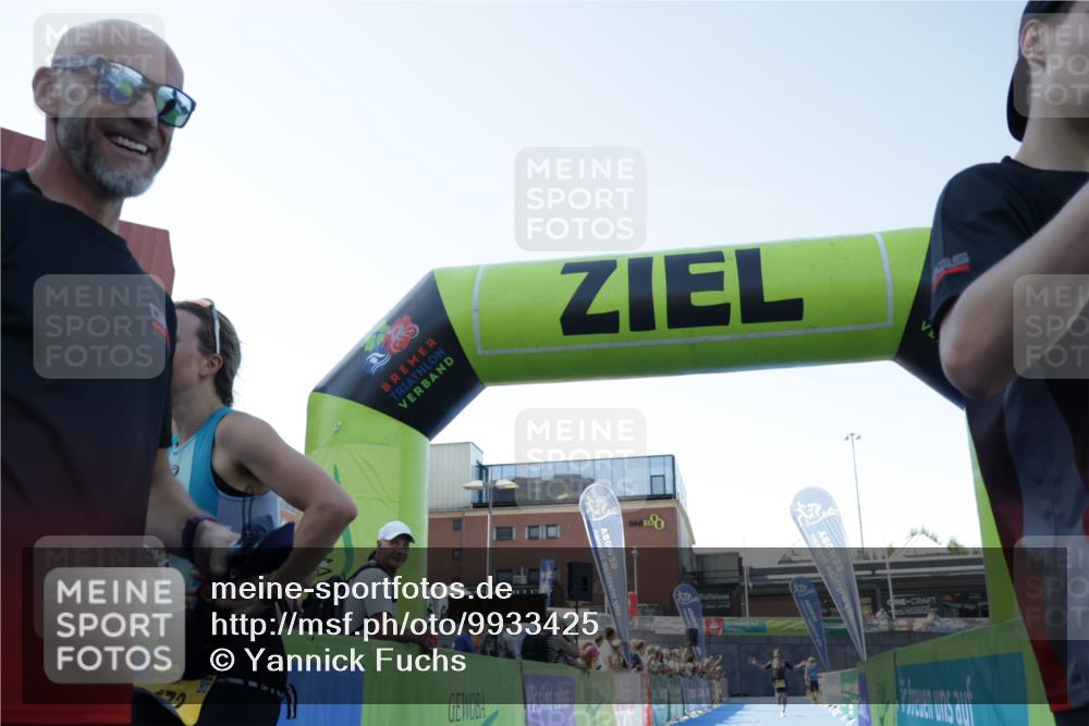09.08.2026 - GEWOBA Citytriathlon Bremen Yannick Fuchs http://msf.ph/oto/9933425 09.08.2026 11:24:30 Ziel 241, 379, 407, 472 meine-sportfotos.de