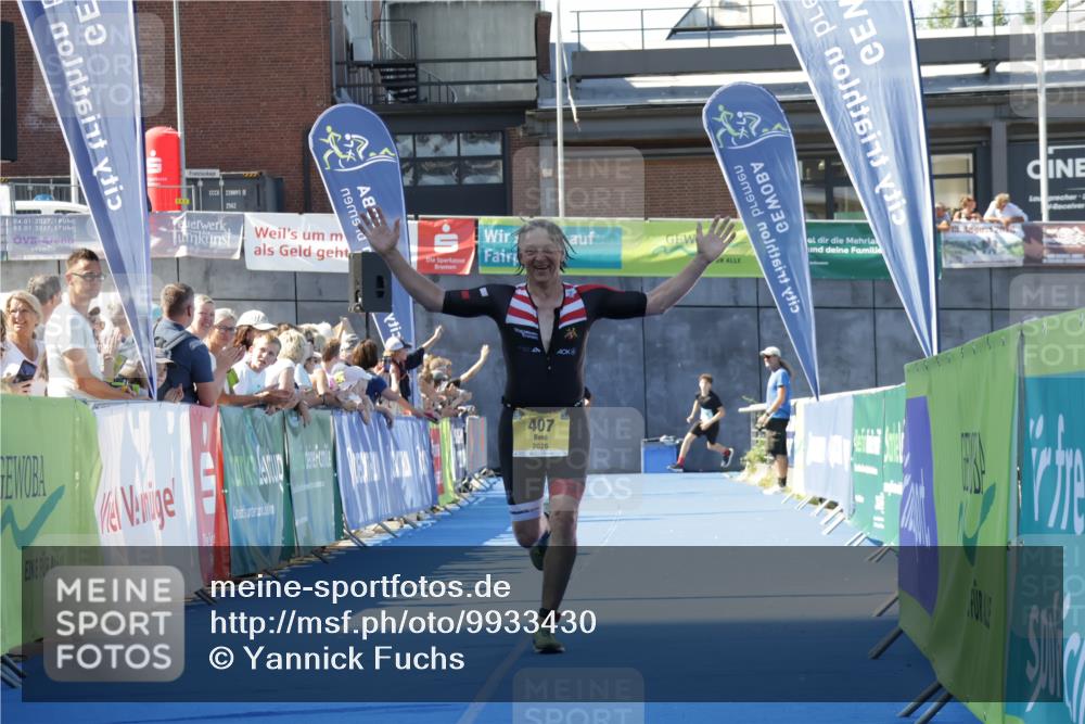 09.08.2026 - GEWOBA Citytriathlon Bremen Yannick Fuchs http://msf.ph/oto/9933430 09.08.2026 11:24:34 Ziel 407 meine-sportfotos.de