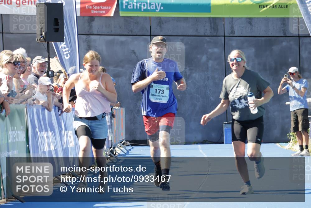 09.08.2026 - GEWOBA Citytriathlon Bremen Yannick Fuchs http://msf.ph/oto/9933467 09.08.2026 11:24:55 Ziel 173 meine-sportfotos.de