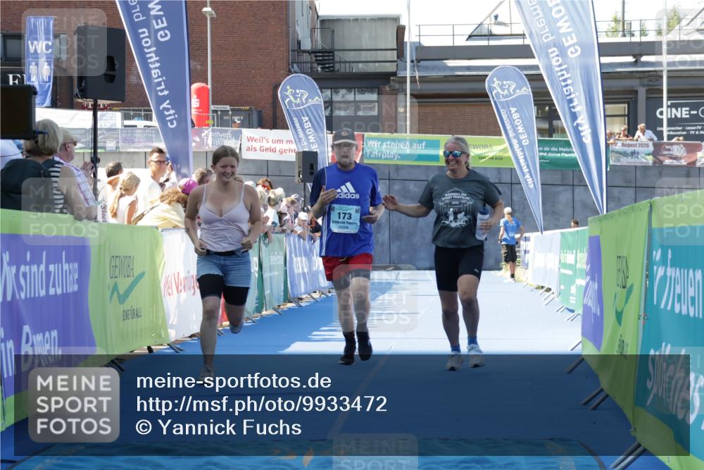 09.08.2026 - GEWOBA Citytriathlon Bremen Yannick Fuchs http://msf.ph/oto/9933472 09.08.2026 11:24:57 Ziel 173 meine-sportfotos.de