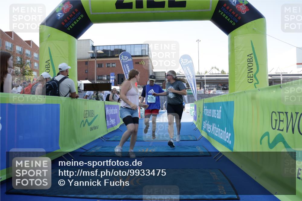 09.08.2026 - GEWOBA Citytriathlon Bremen Yannick Fuchs http://msf.ph/oto/9933475 09.08.2026 11:24:59 Ziel 173 meine-sportfotos.de
