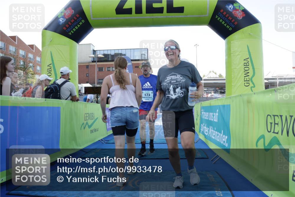 09.08.2026 - GEWOBA Citytriathlon Bremen Yannick Fuchs http://msf.ph/oto/9933478 09.08.2026 11:25:00 Ziel 173 meine-sportfotos.de