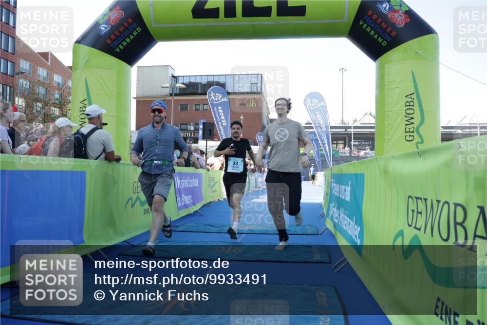 09.08.2026 - GEWOBA Citytriathlon Bremen Yannick Fuchs http://msf.ph/oto/9933491 09.08.2026 11:25:07 Ziel 23 meine-sportfotos.de