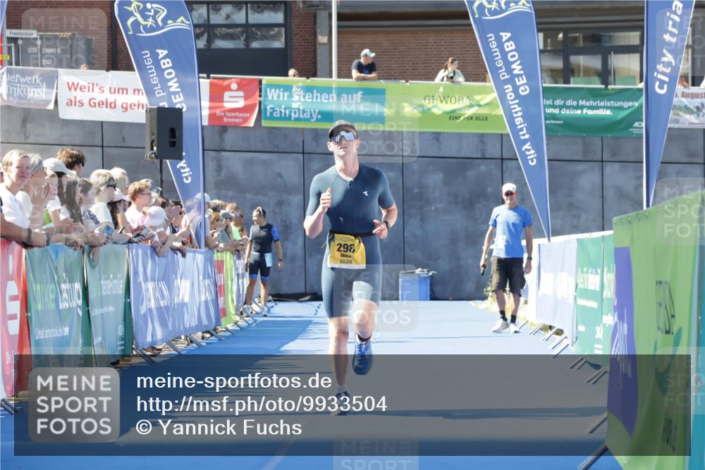 09.08.2026 - GEWOBA Citytriathlon Bremen Yannick Fuchs http://msf.ph/oto/9933504 09.08.2026 11:25:33 Ziel 298 meine-sportfotos.de