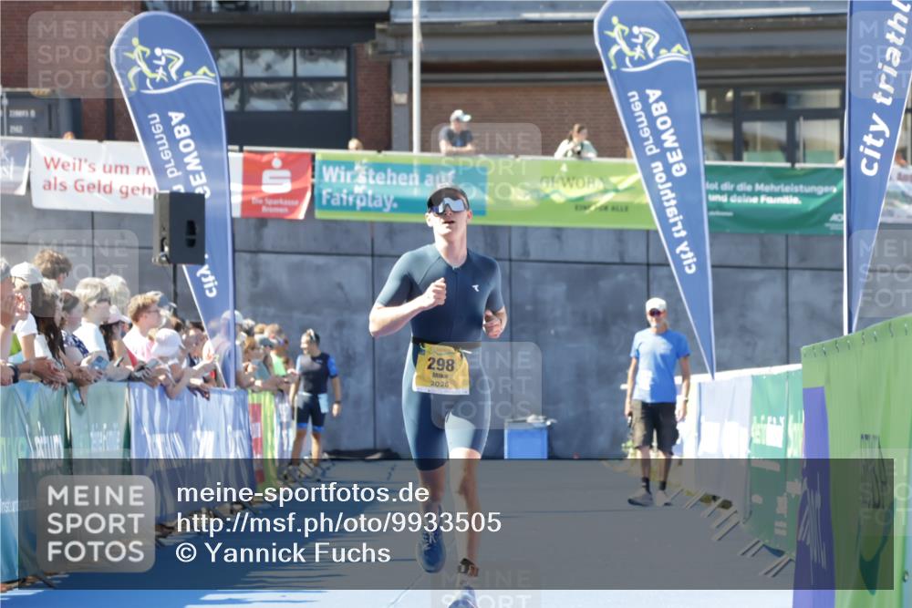 09.08.2026 - GEWOBA Citytriathlon Bremen Yannick Fuchs http://msf.ph/oto/9933505 09.08.2026 11:25:33 Ziel 298 meine-sportfotos.de