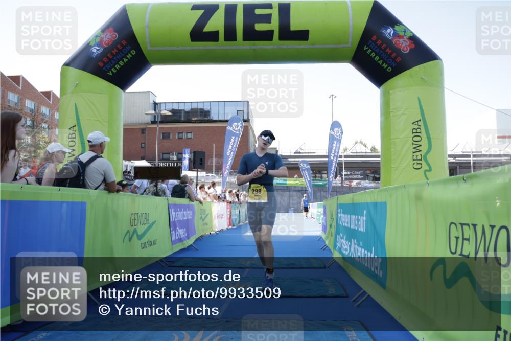 09.08.2026 - GEWOBA Citytriathlon Bremen Yannick Fuchs http://msf.ph/oto/9933509 09.08.2026 11:25:36 Ziel 298 meine-sportfotos.de