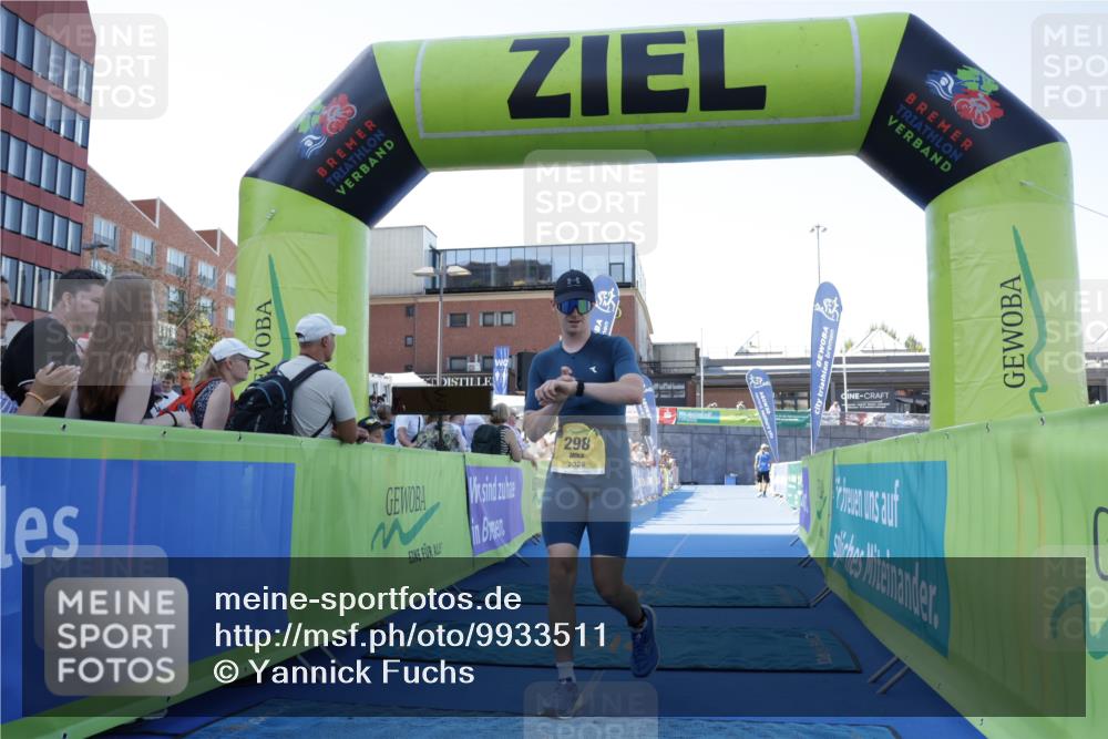09.08.2026 - GEWOBA Citytriathlon Bremen Yannick Fuchs http://msf.ph/oto/9933511 09.08.2026 11:25:37 Ziel 298 meine-sportfotos.de