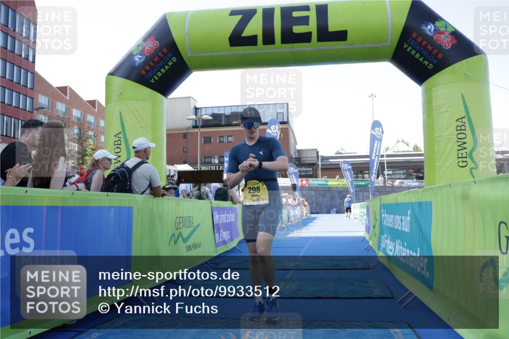09.08.2026 - GEWOBA Citytriathlon Bremen Yannick Fuchs http://msf.ph/oto/9933512 09.08.2026 11:25:37 Ziel 298 meine-sportfotos.de