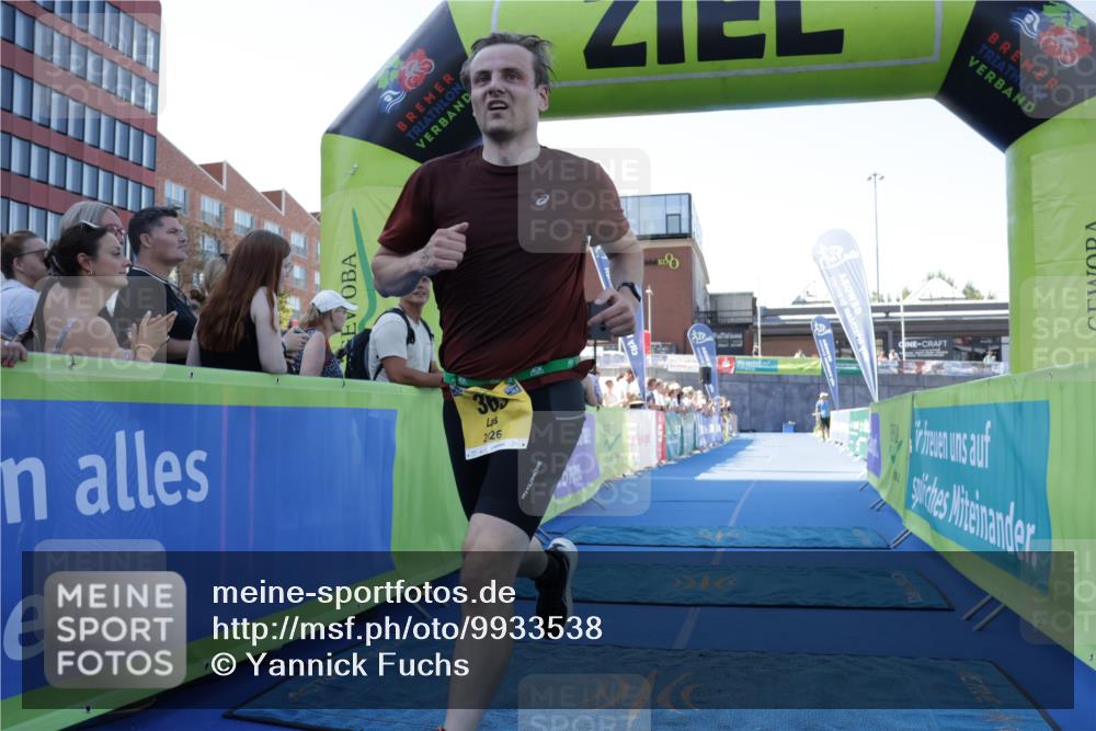 09.08.2026 - GEWOBA Citytriathlon Bremen Yannick Fuchs http://msf.ph/oto/9933538 09.08.2026 11:26:10 Ziel 363 meine-sportfotos.de