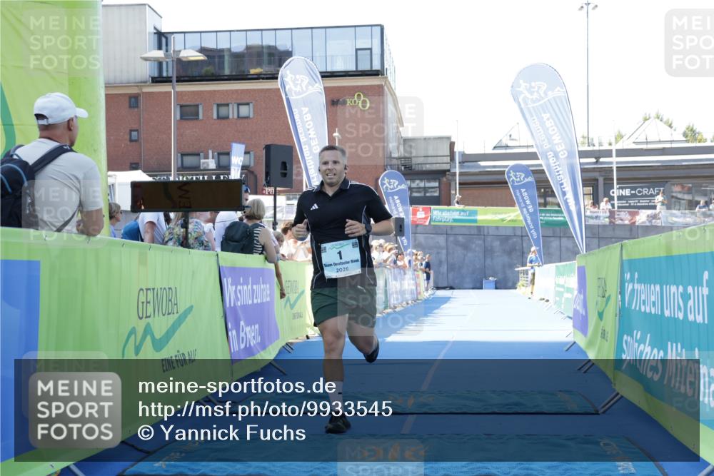 09.08.2026 - GEWOBA Citytriathlon Bremen Yannick Fuchs http://msf.ph/oto/9933545 09.08.2026 11:26:44 Ziel 1 meine-sportfotos.de