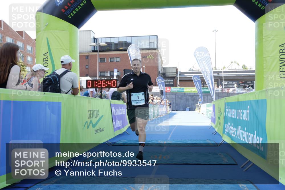 09.08.2026 - GEWOBA Citytriathlon Bremen Yannick Fuchs http://msf.ph/oto/9933547 09.08.2026 11:26:44 Ziel 1 meine-sportfotos.de