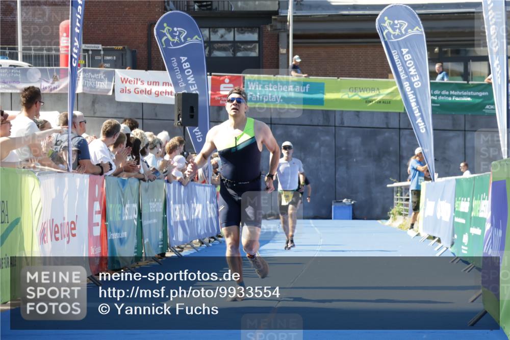 09.08.2026 - GEWOBA Citytriathlon Bremen Yannick Fuchs http://msf.ph/oto/9933554 09.08.2026 11:27:03 Ziel 362, 396 meine-sportfotos.de