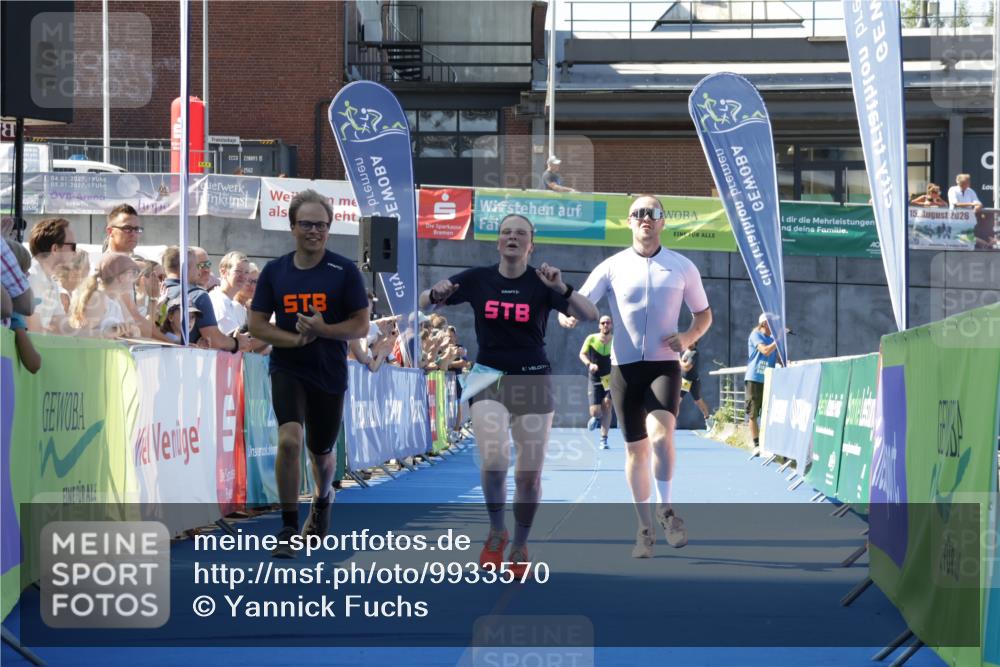 09.08.2026 - GEWOBA Citytriathlon Bremen Yannick Fuchs http://msf.ph/oto/9933570 09.08.2026 11:27:12 Ziel 215, 329, 396 meine-sportfotos.de