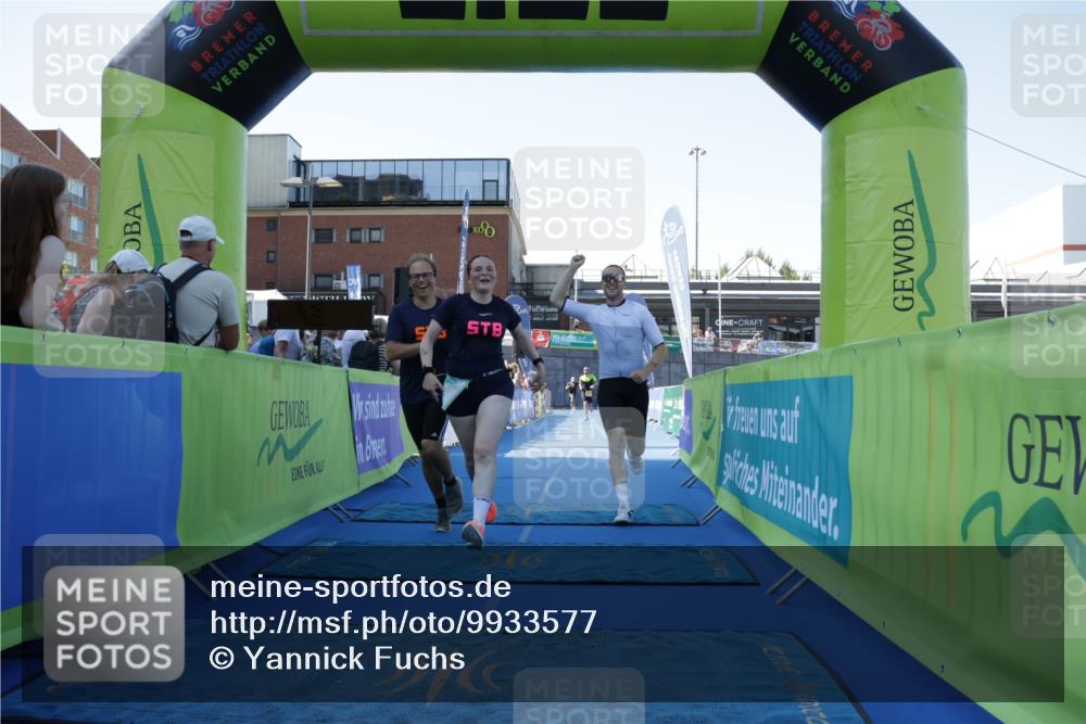09.08.2026 - GEWOBA Citytriathlon Bremen Yannick Fuchs http://msf.ph/oto/9933577 09.08.2026 11:27:14 Ziel 215, 329 meine-sportfotos.de