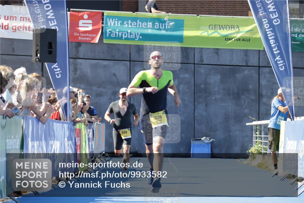 09.08.2026 - GEWOBA Citytriathlon Bremen Yannick Fuchs http://msf.ph/oto/9933582 09.08.2026 11:27:16 Ziel 215, 339 meine-sportfotos.de
