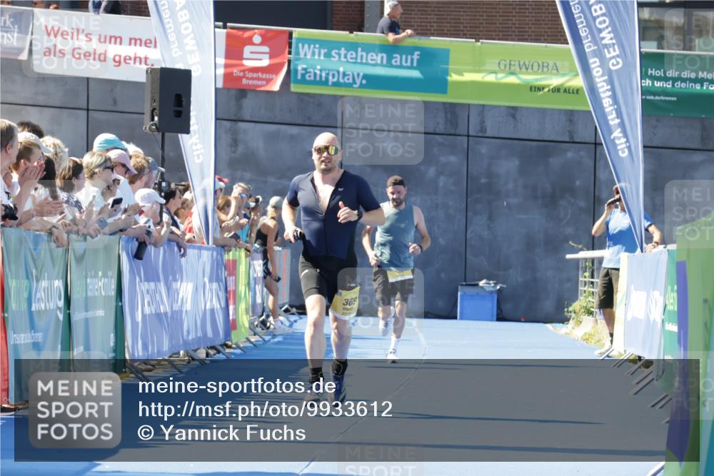 09.08.2026 - GEWOBA Citytriathlon Bremen Yannick Fuchs http://msf.ph/oto/9933612 09.08.2026 11:27:57 Ziel 369 meine-sportfotos.de