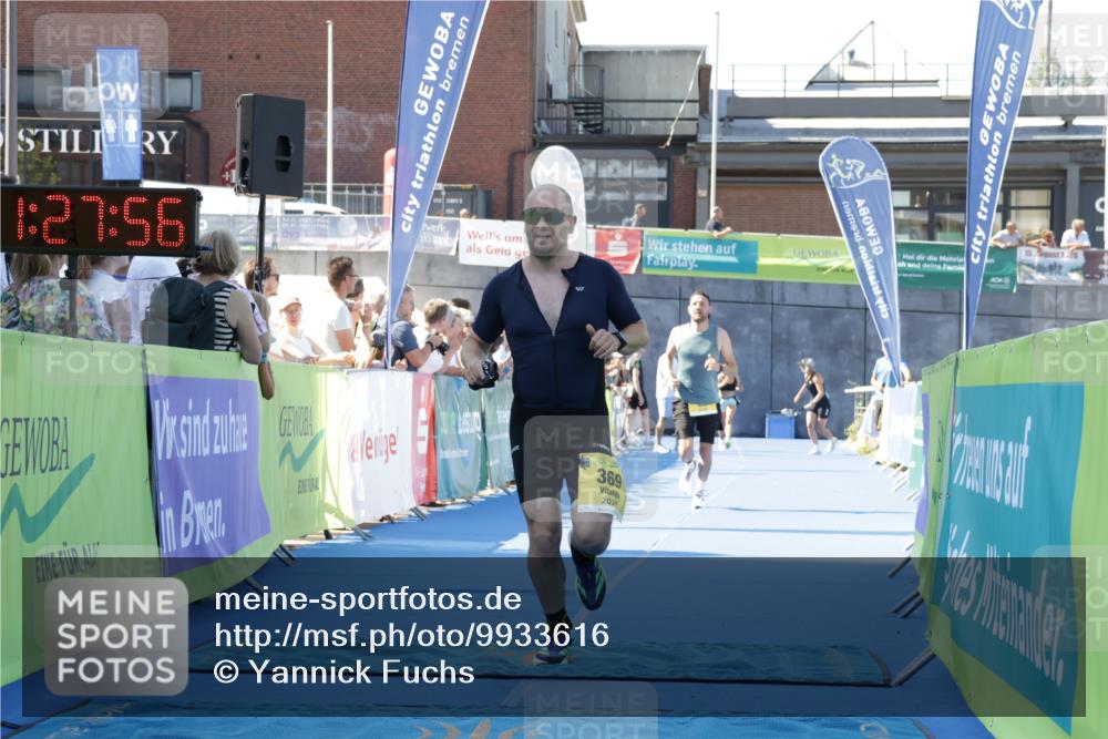 09.08.2026 - GEWOBA Citytriathlon Bremen Yannick Fuchs http://msf.ph/oto/9933616 09.08.2026 11:28:00 Ziel 352, 369 meine-sportfotos.de