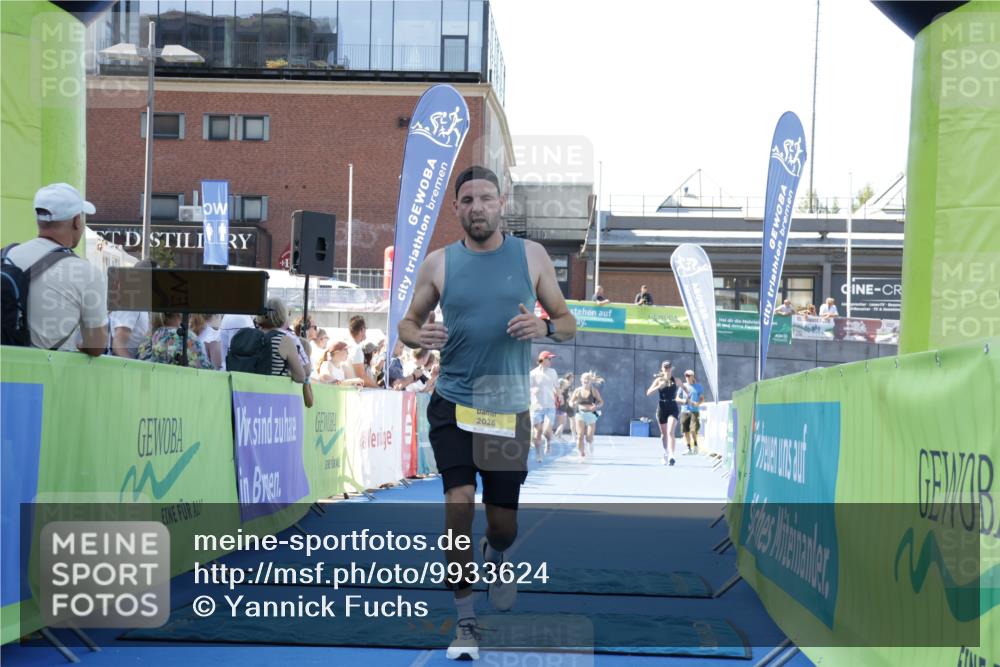 09.08.2026 - GEWOBA Citytriathlon Bremen Yannick Fuchs http://msf.ph/oto/9933624 09.08.2026 11:28:05 Ziel 209, 352 meine-sportfotos.de