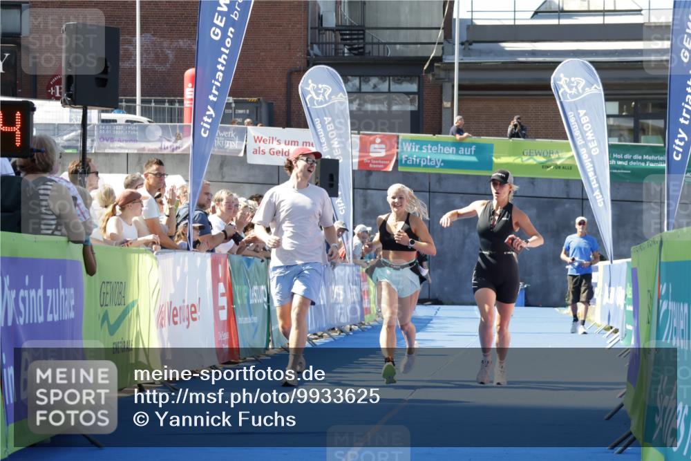 09.08.2026 - GEWOBA Citytriathlon Bremen Yannick Fuchs http://msf.ph/oto/9933625 09.08.2026 11:28:08 Ziel 209, 352 meine-sportfotos.de