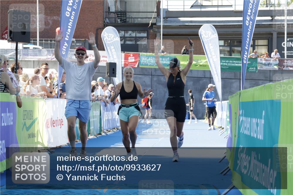 09.08.2026 - GEWOBA Citytriathlon Bremen Yannick Fuchs http://msf.ph/oto/9933627 09.08.2026 11:28:09 Ziel 209 meine-sportfotos.de