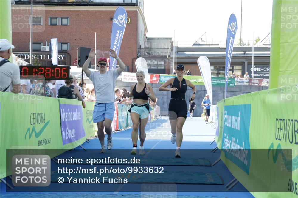 09.08.2026 - GEWOBA Citytriathlon Bremen Yannick Fuchs http://msf.ph/oto/9933632 09.08.2026 11:28:10 Ziel 209 meine-sportfotos.de