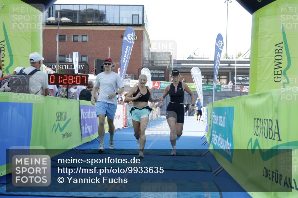 09.08.2026 - GEWOBA Citytriathlon Bremen Yannick Fuchs http://msf.ph/oto/9933635 09.08.2026 11:28:11 Ziel 209 meine-sportfotos.de